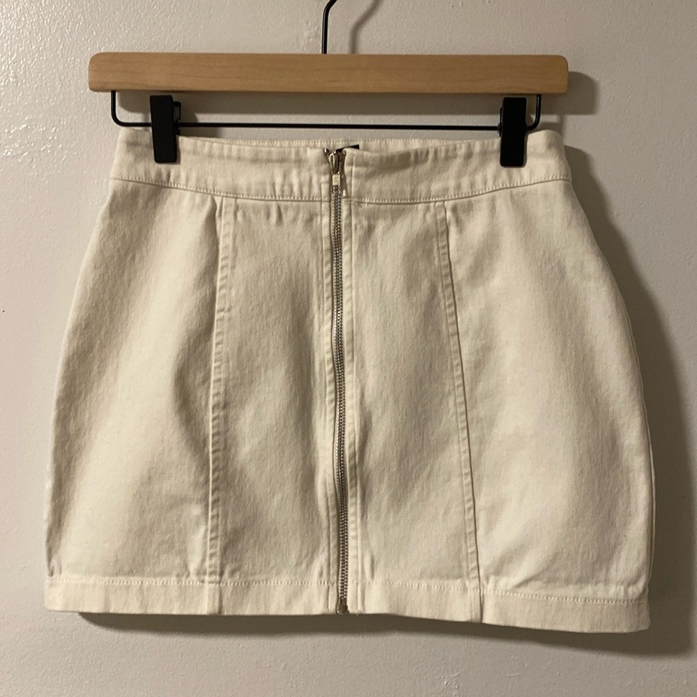 White Skirt with Front Zipper (S)